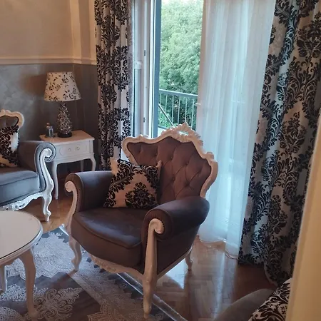 Apartament Royal Rafael *